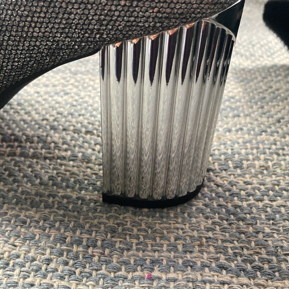 Michael Kors Porter Flex Pump Glitter Chain Mesh in size 7.5 - Picture 6 of 13